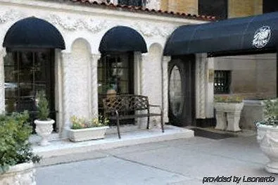 The Willows 3* Chicago